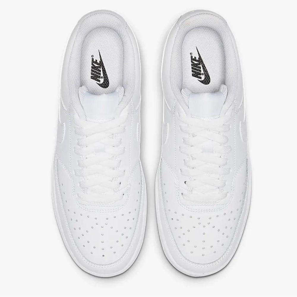 Nike Tennis Shoe Size 10 - Picture 3 of 6